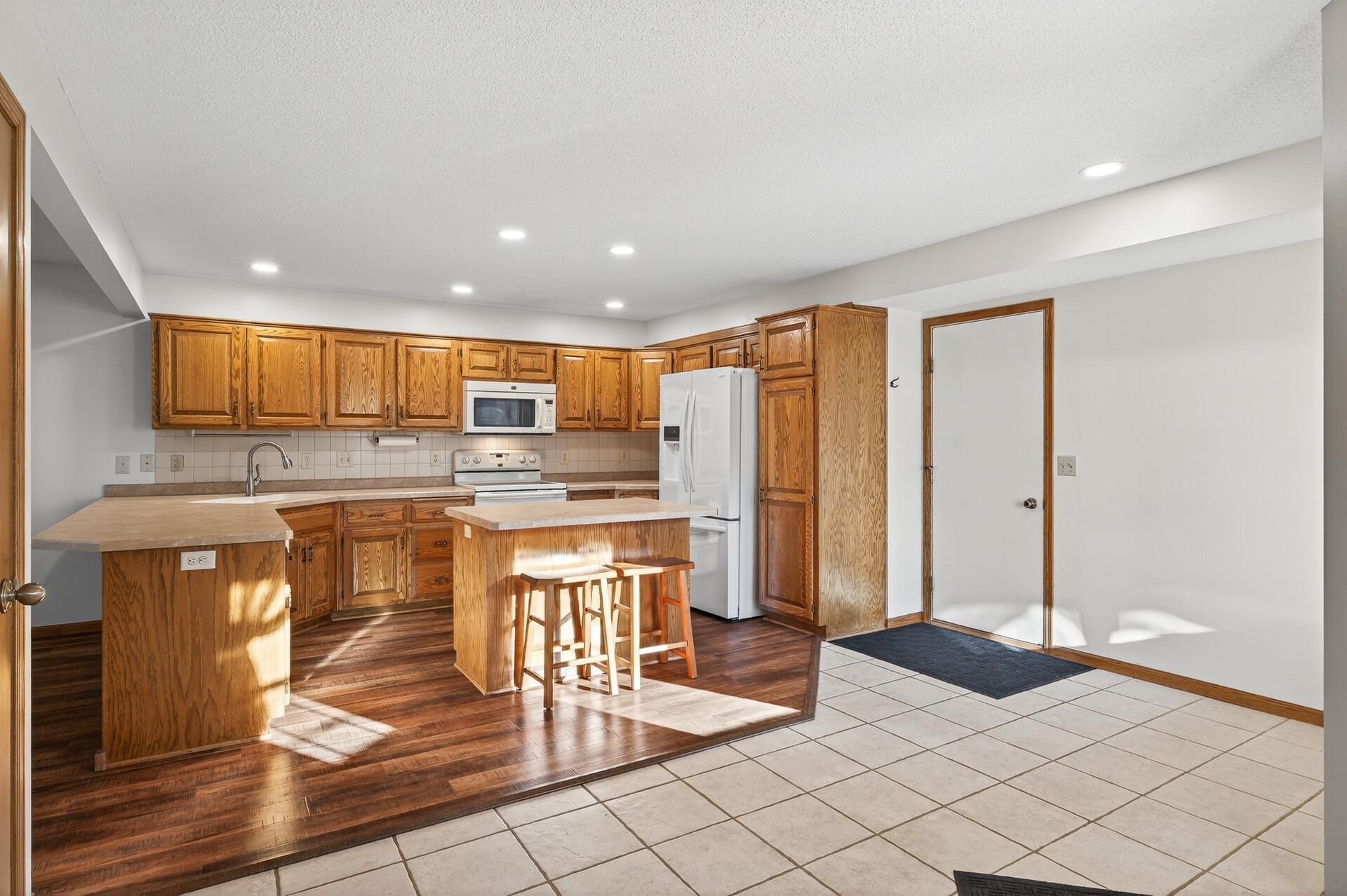 14245 Fairway Lane Se Property Photo 15