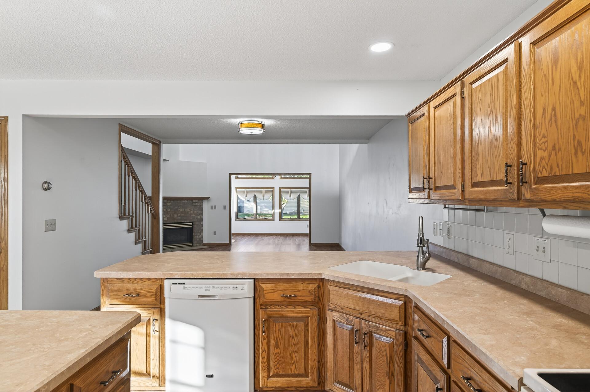 14245 Fairway Lane Se Property Photo 19