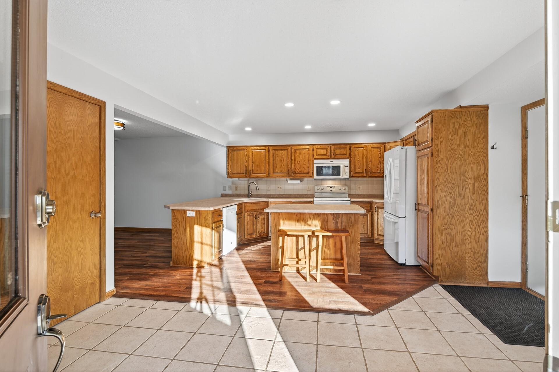 14245 Fairway Lane Se Property Photo 21