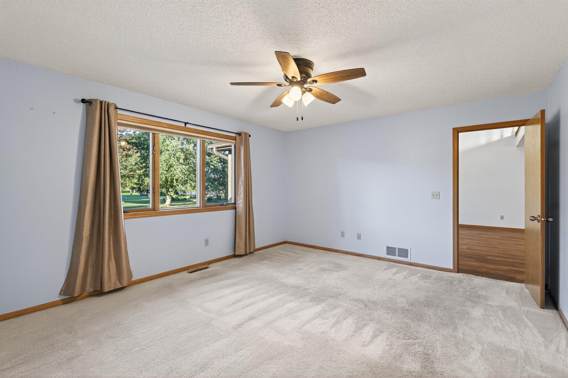 14245 Fairway Lane Se Property Photo 27