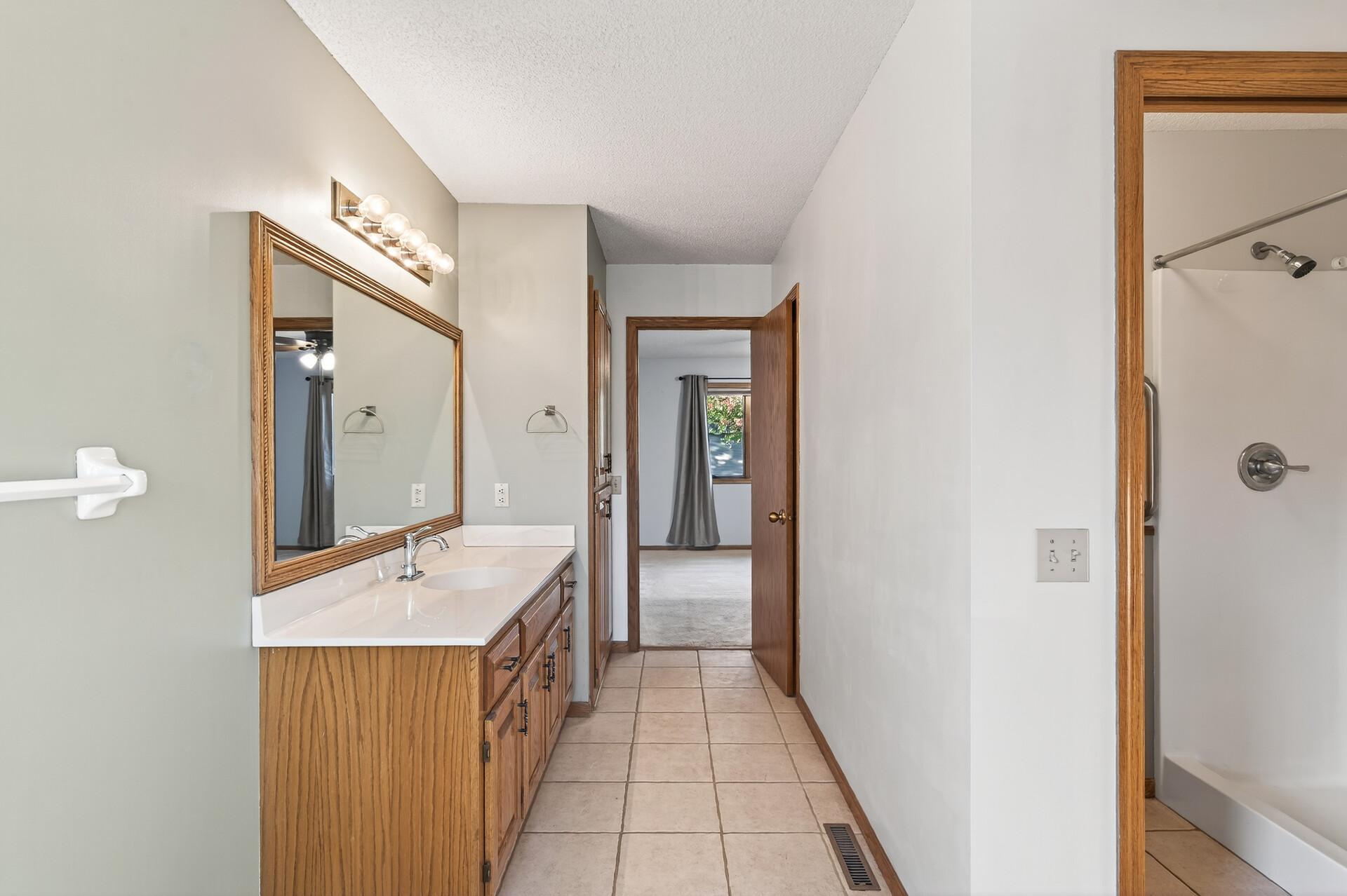 14245 Fairway Lane Se Property Photo 31