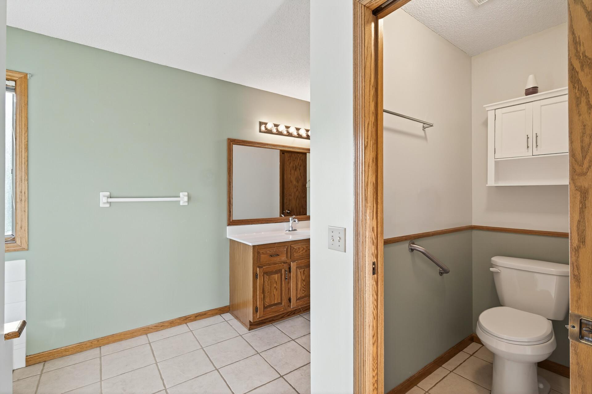 14245 Fairway Lane Se Property Photo 33