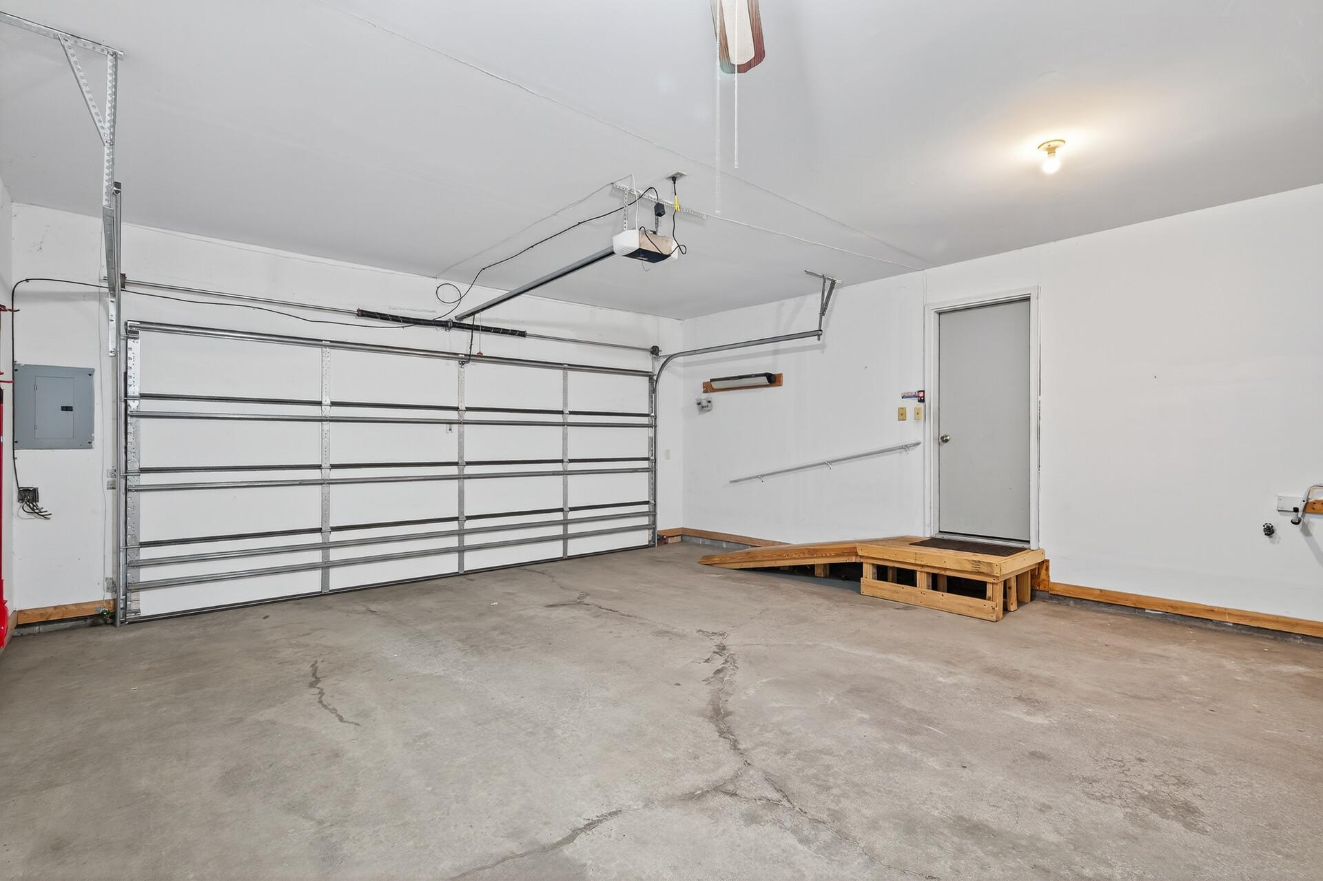14245 Fairway Lane Se Property Photo 45