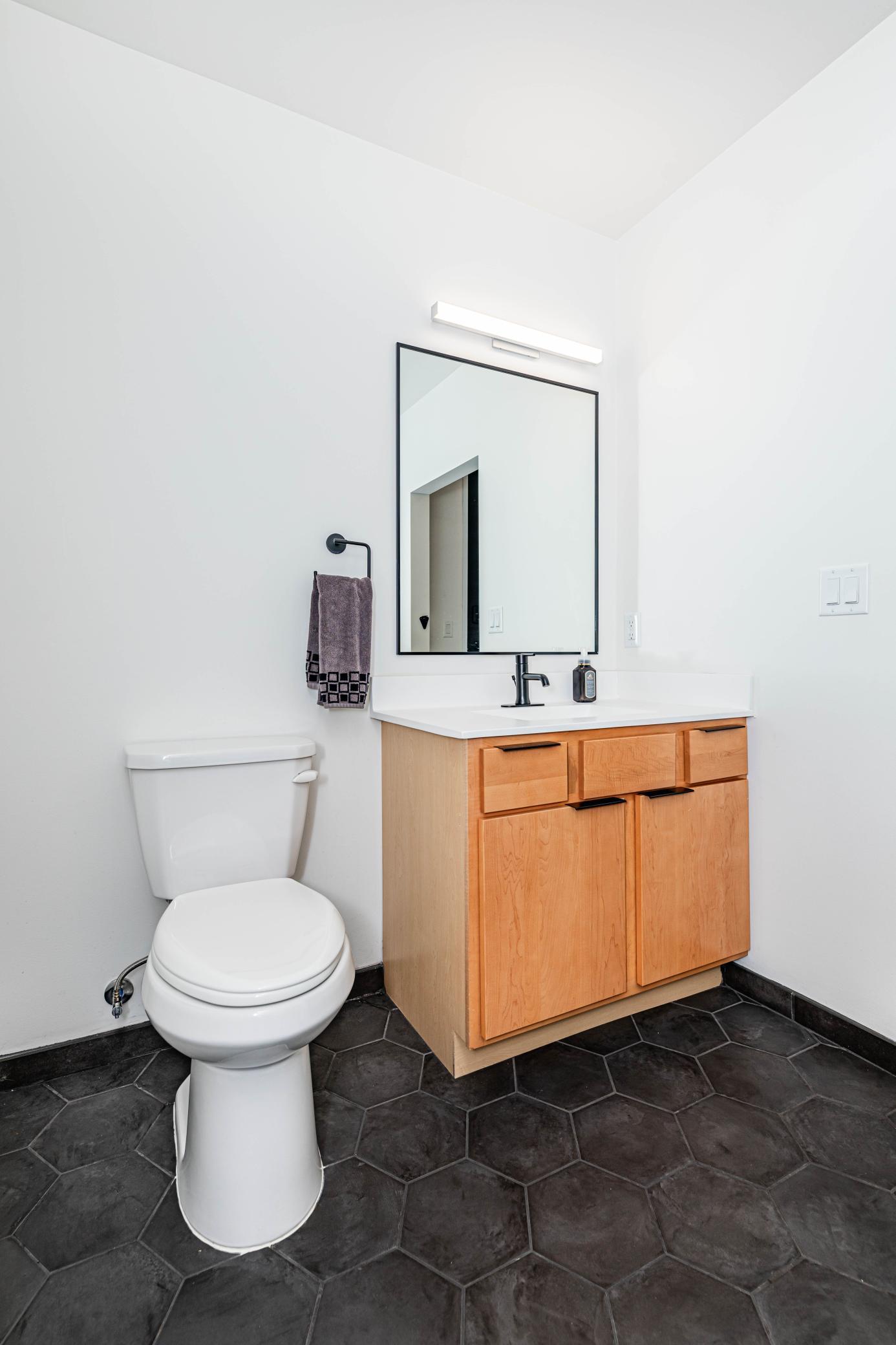 117 Broadway N 211 Property Photo 10