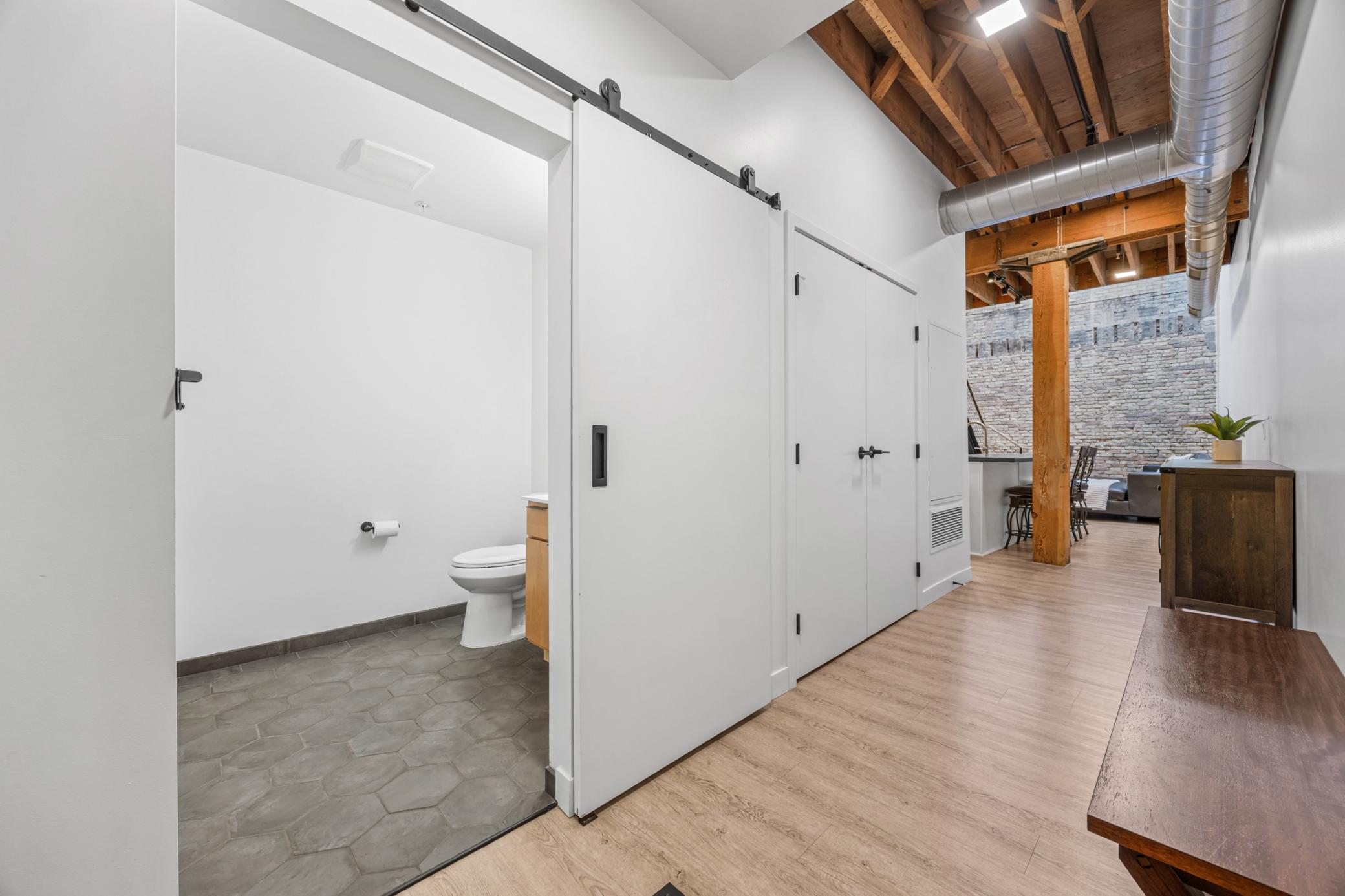 117 Broadway N 211 Property Photo 12