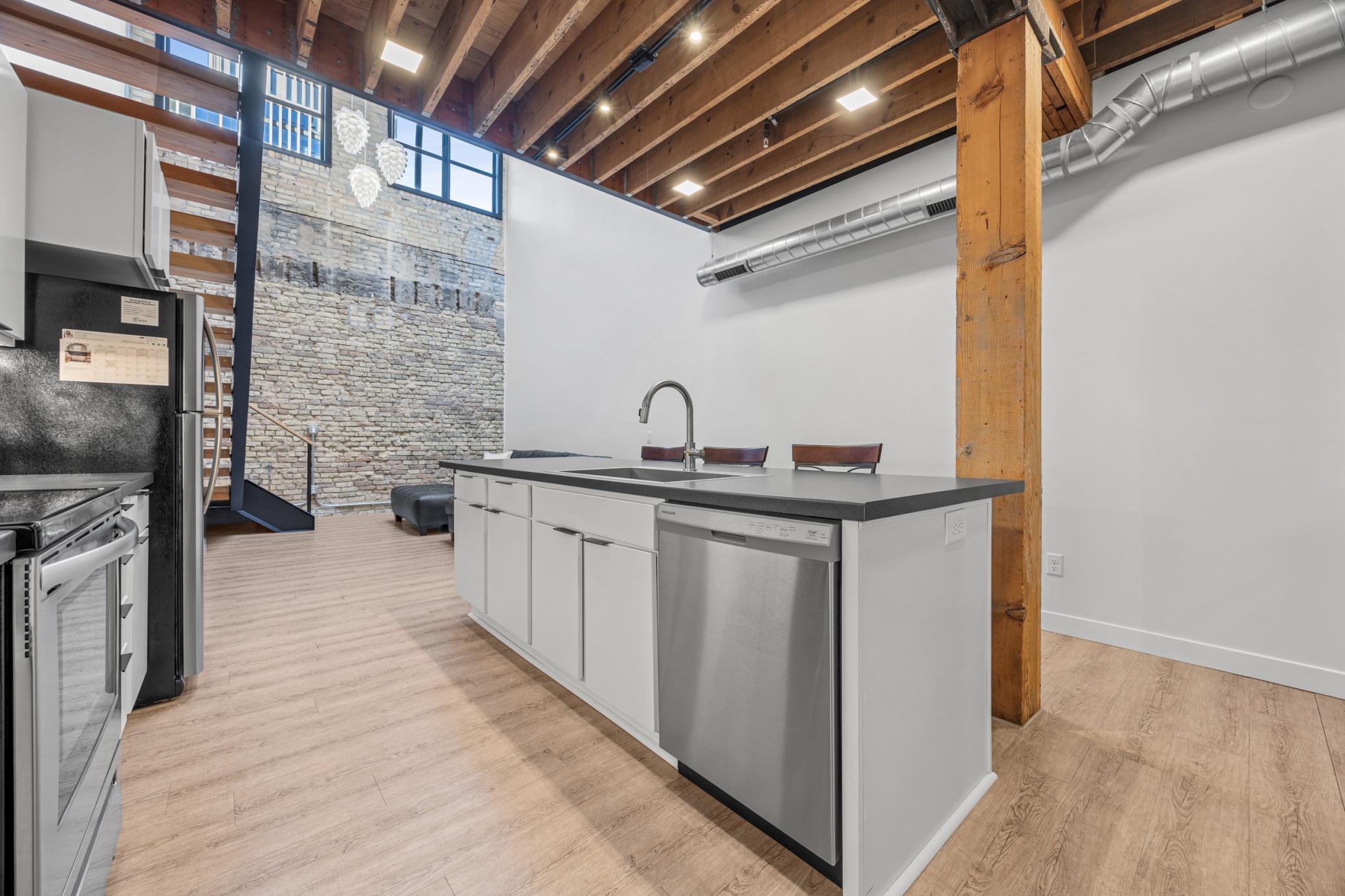 117 Broadway N 211 Property Photo 18