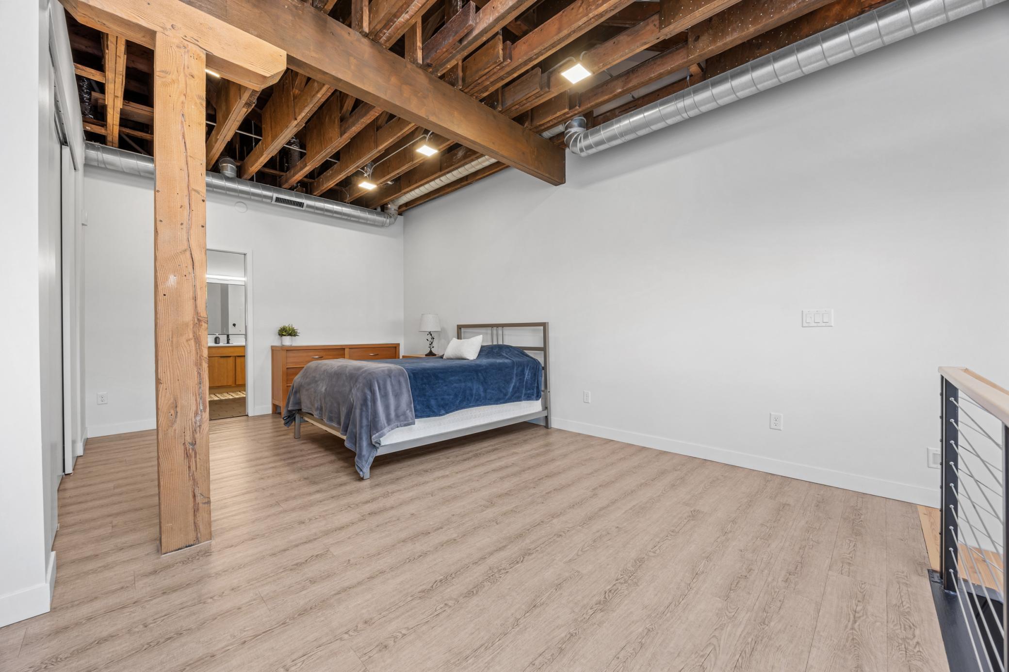 117 Broadway N 211 Property Photo 35