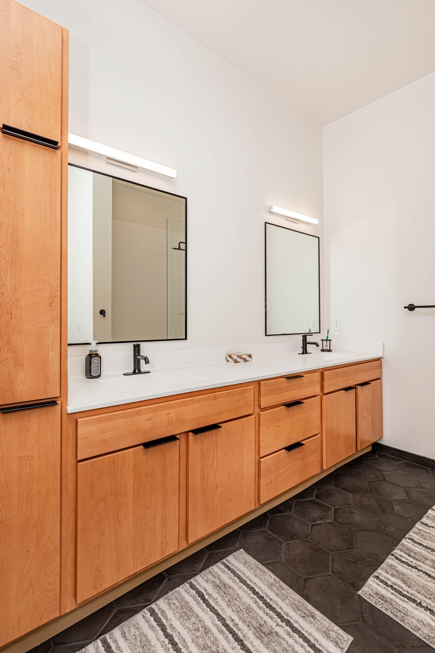 117 Broadway N 211 Property Photo 39