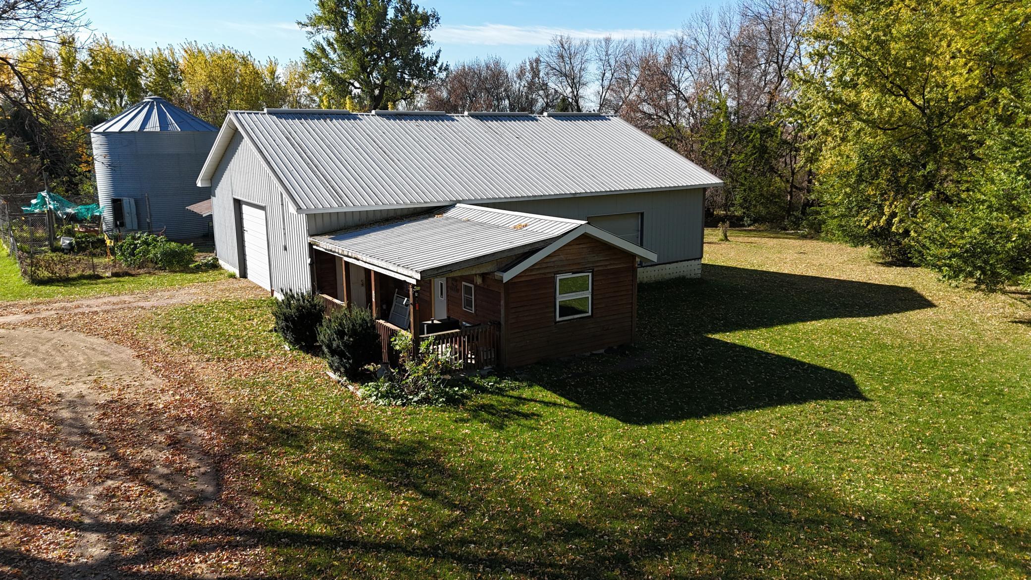 37261 280th Street Property Photo 6
