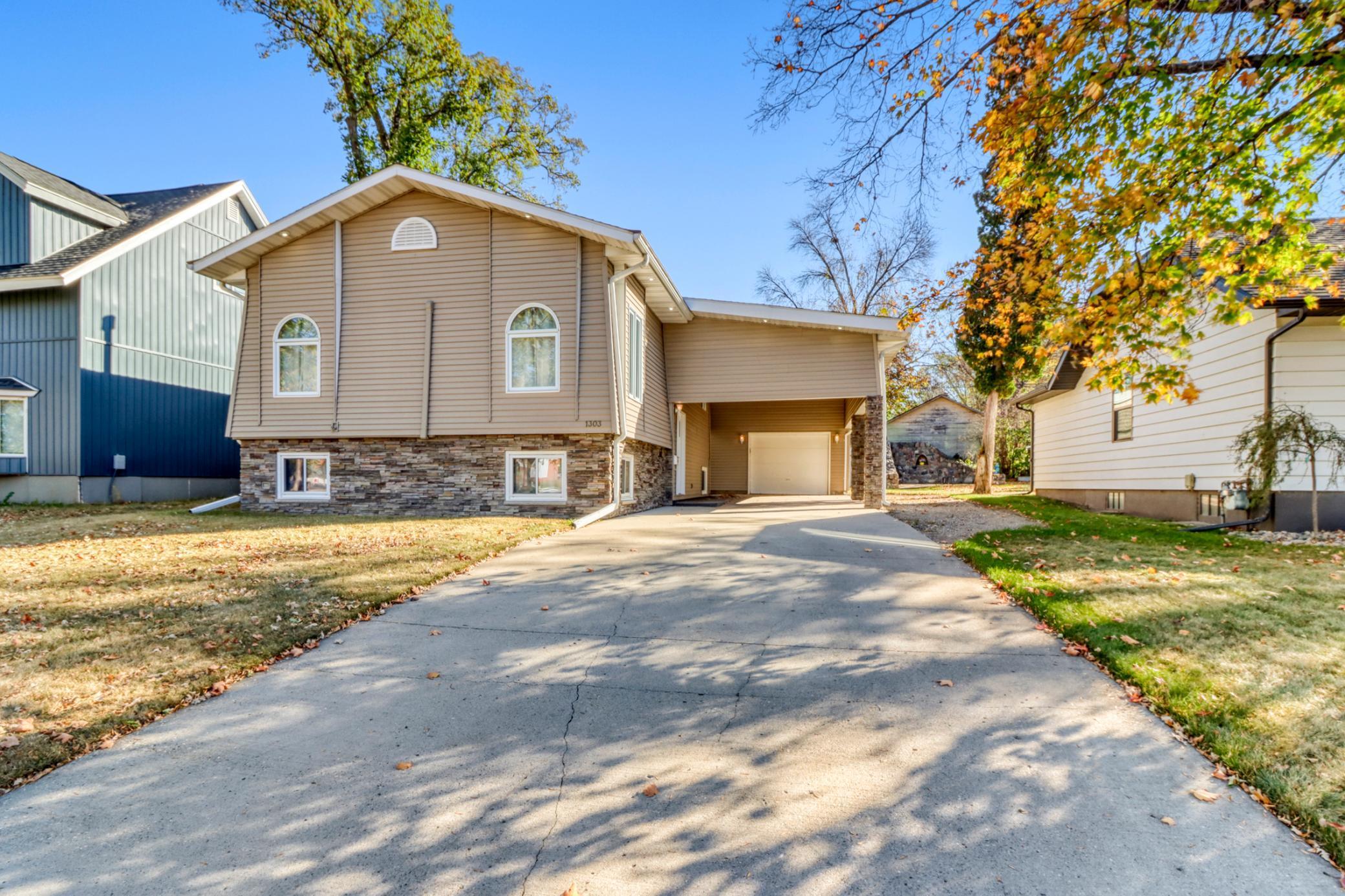 1303 Summit Avenue Property Photo 1