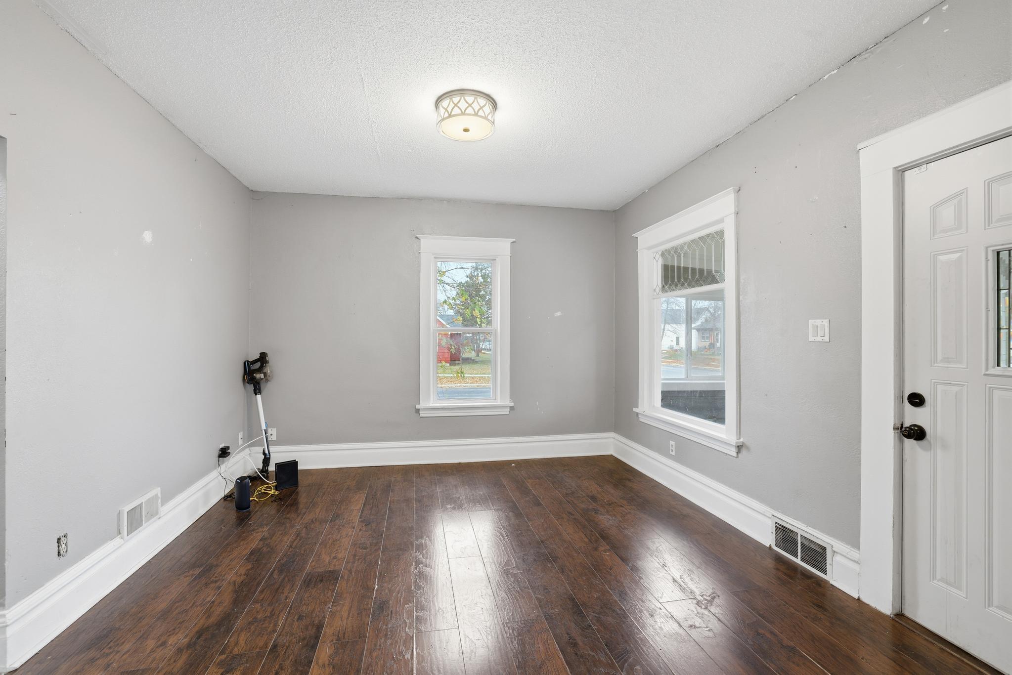 351 20th Avenue N Property Photo 12