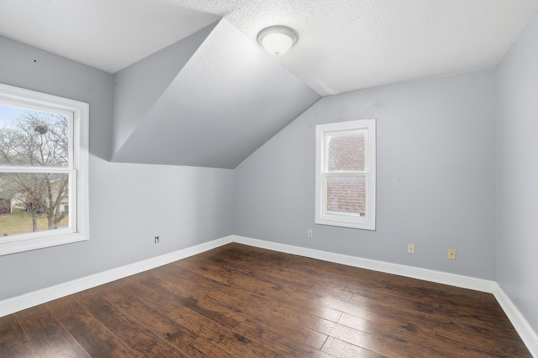 351 20th Avenue N Property Photo 17
