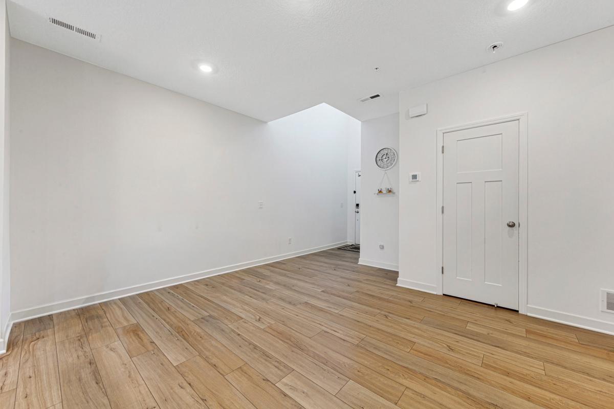 2006 Tyrone Drive Property Photo 6