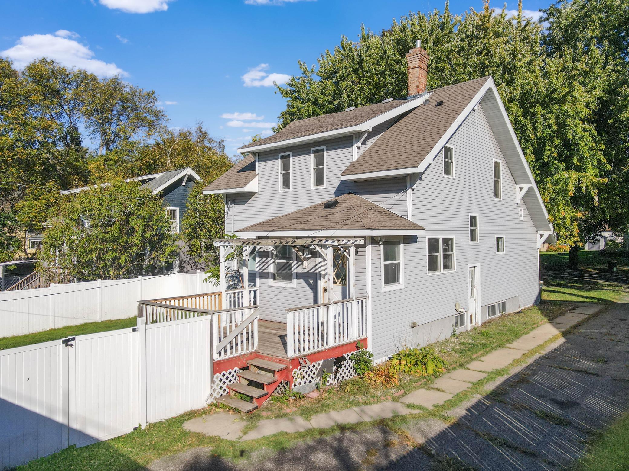210 2nd Avenue Property Photo 1