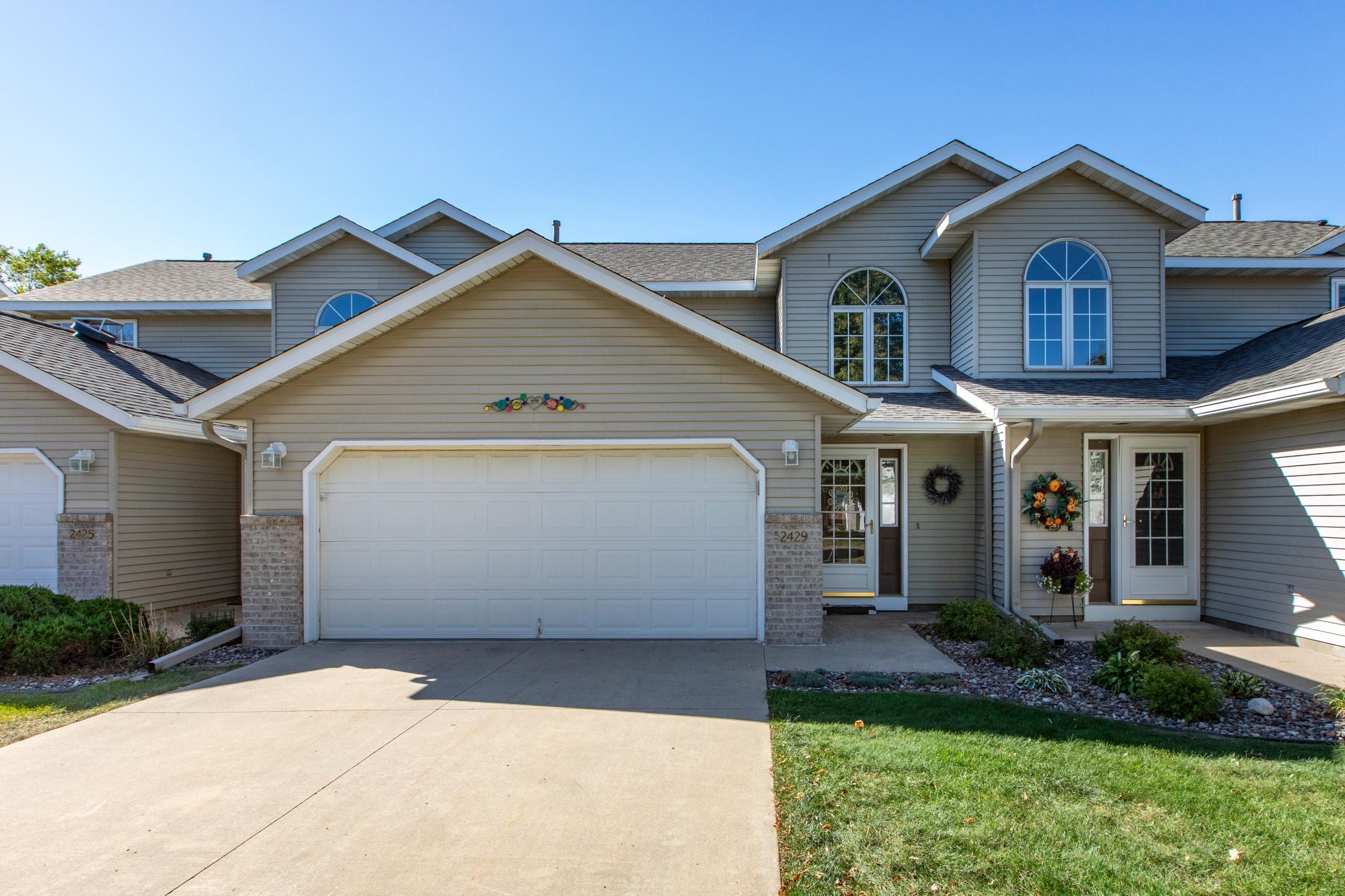 2429 Viola Heights Drive Property Photo 1