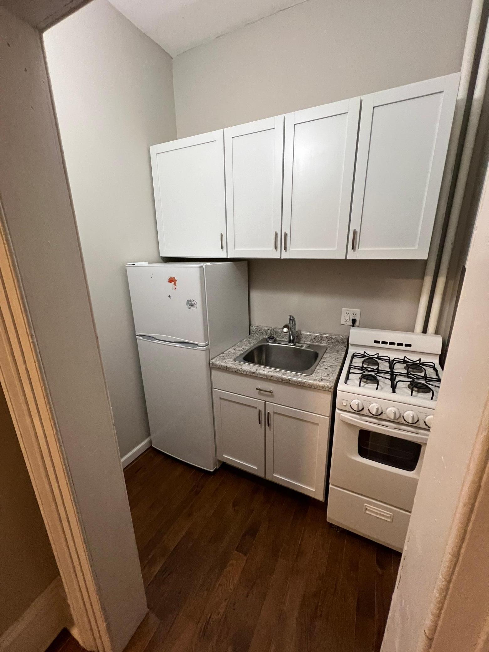 815 W 4th Street Property Photo 2