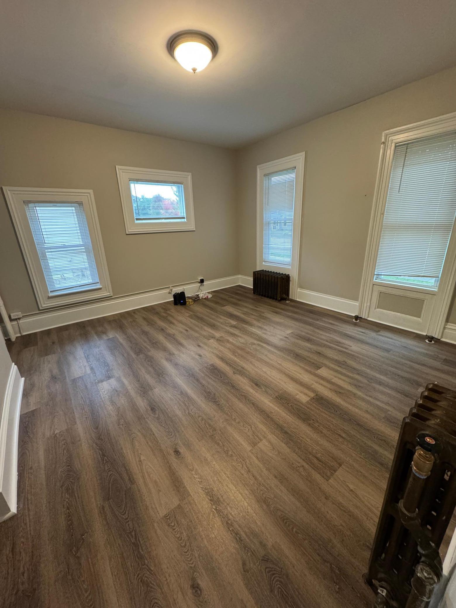 815 W 4th Street Property Photo 3