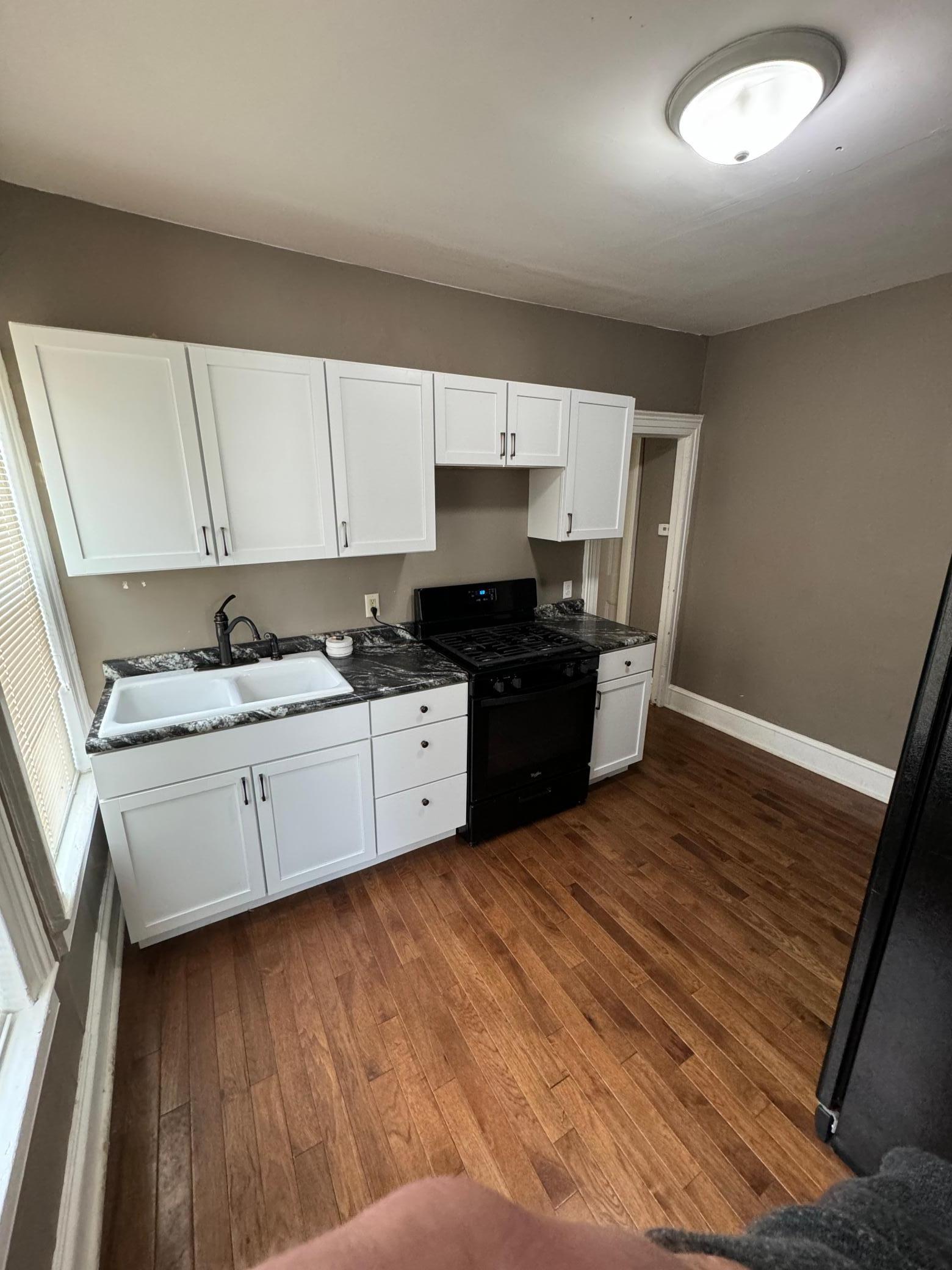 815 W 4th Street Property Photo 5