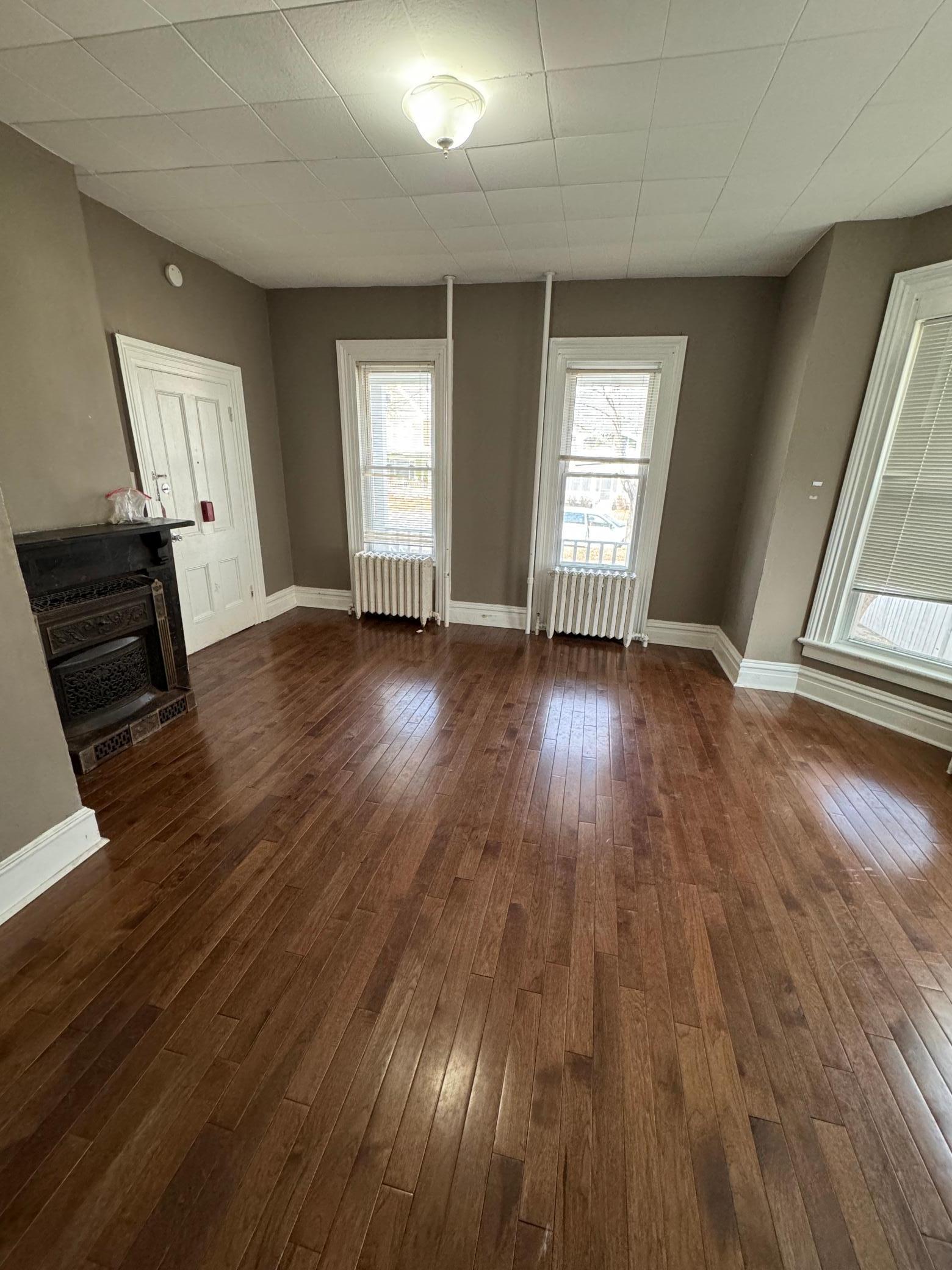 815 W 4th Street Property Photo 6