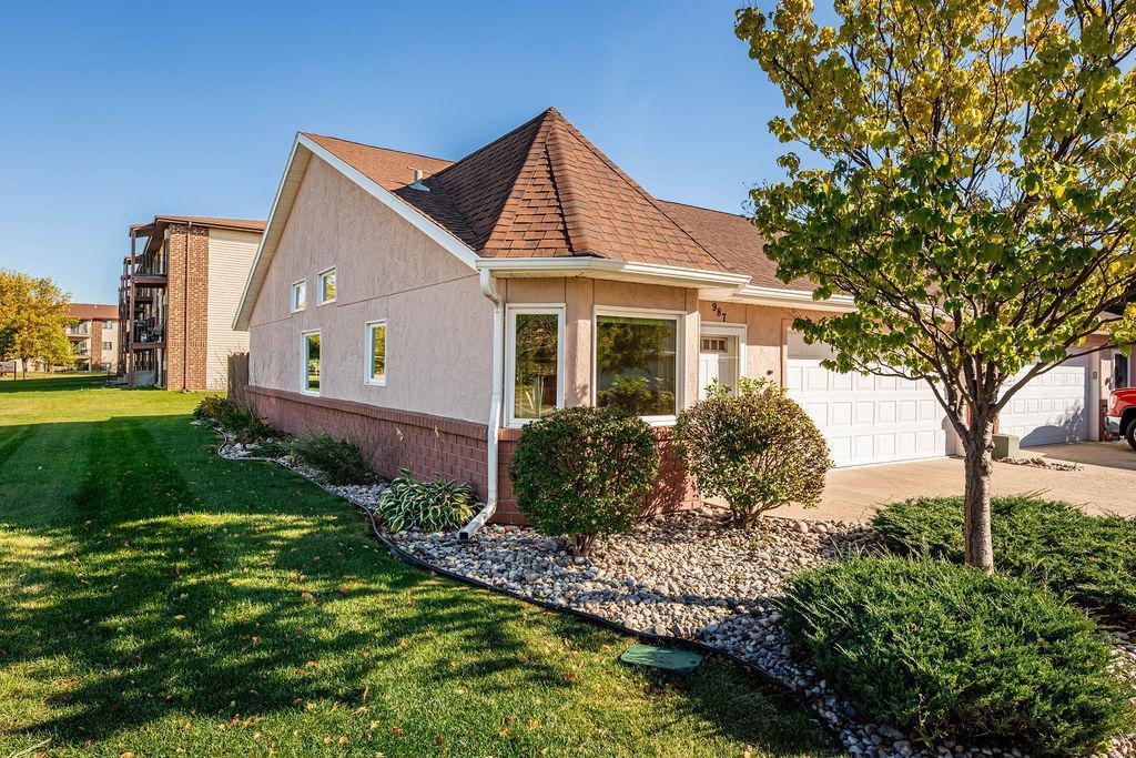 987 14th Avenue Property Photo 1