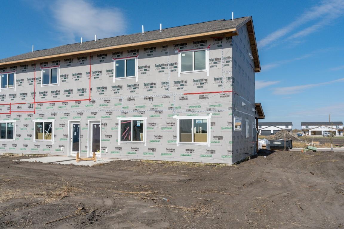 3117 & 3119 Noble Drive Property Photo 6