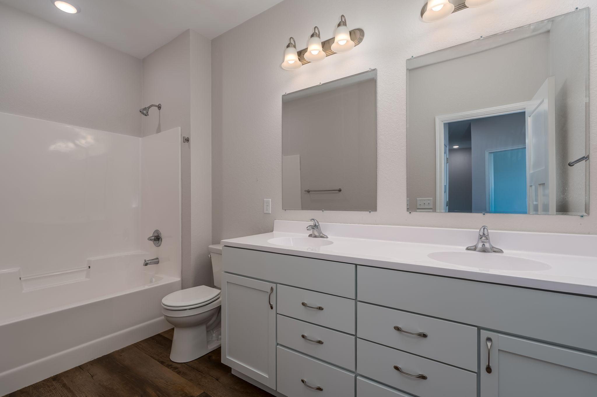 3117 & 3119 Noble Drive Property Photo 32