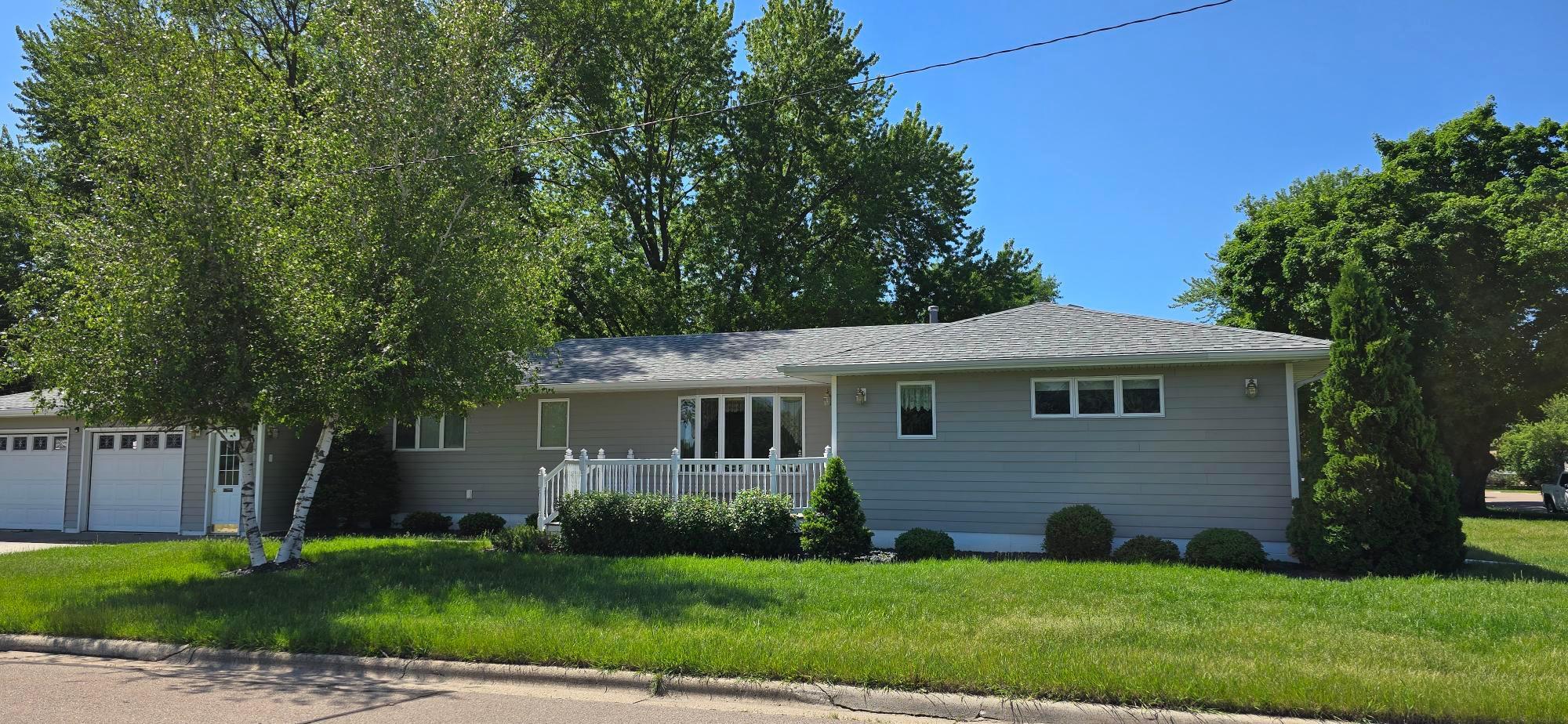 313 3rd Avenue N Property Photo 1