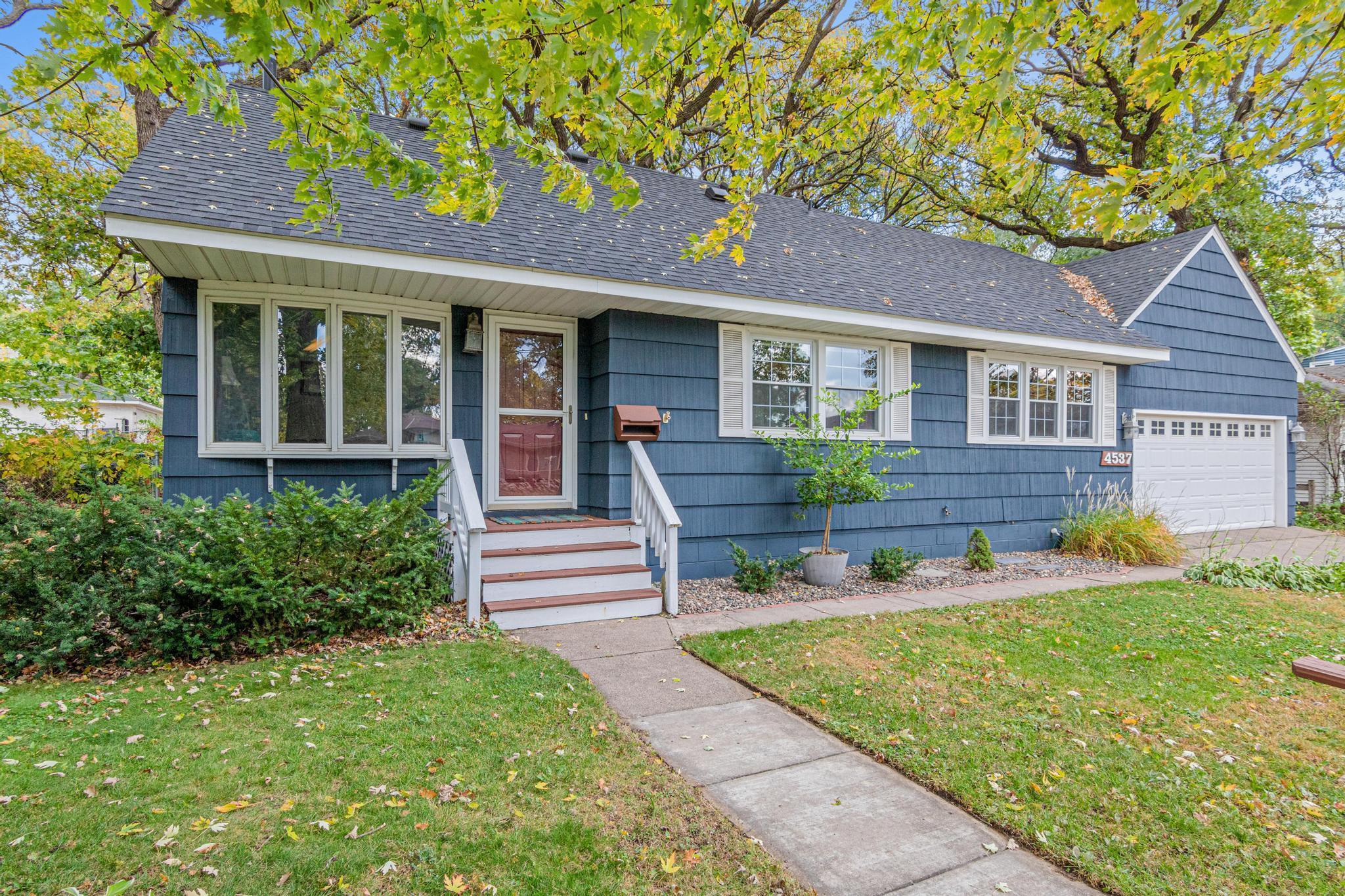 4537 Washington Street Property Photo 1