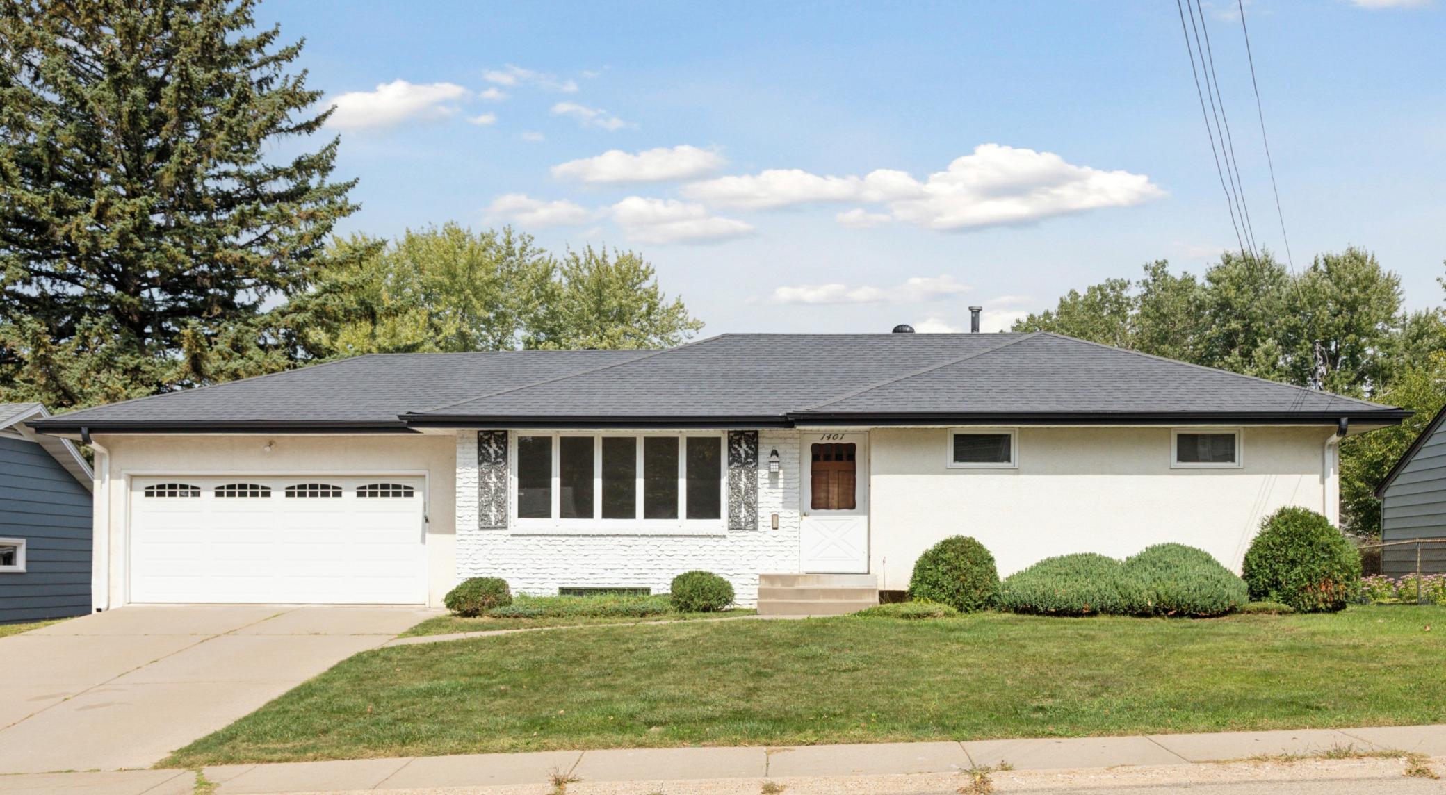 1401 44th Avenue Property Photo 1