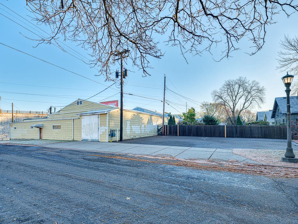 170 Pascal Street N Property Photo 1