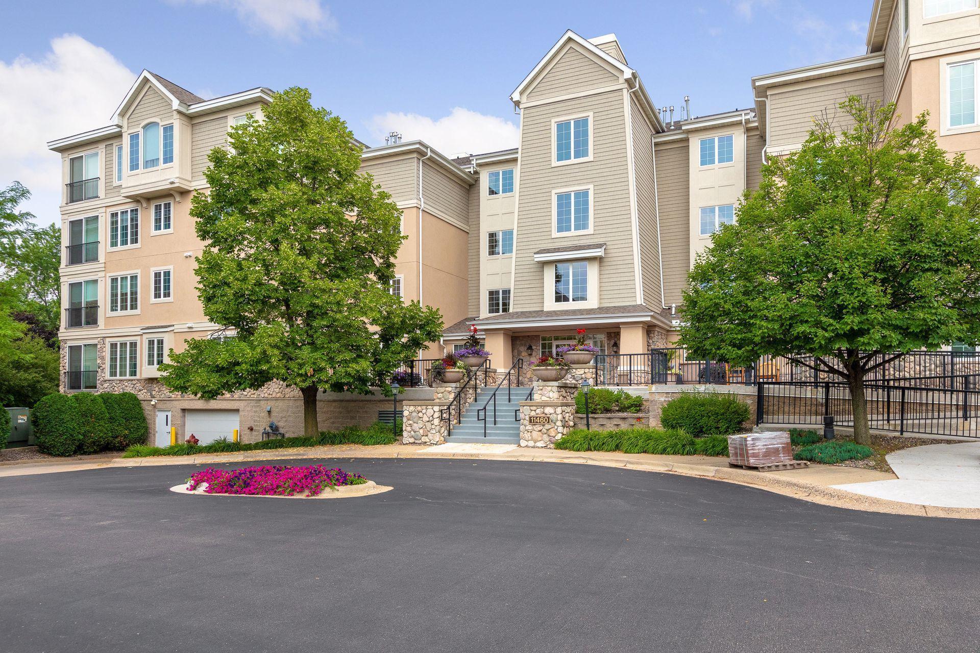 11460 Fairfield Road 403 Property Photo 1