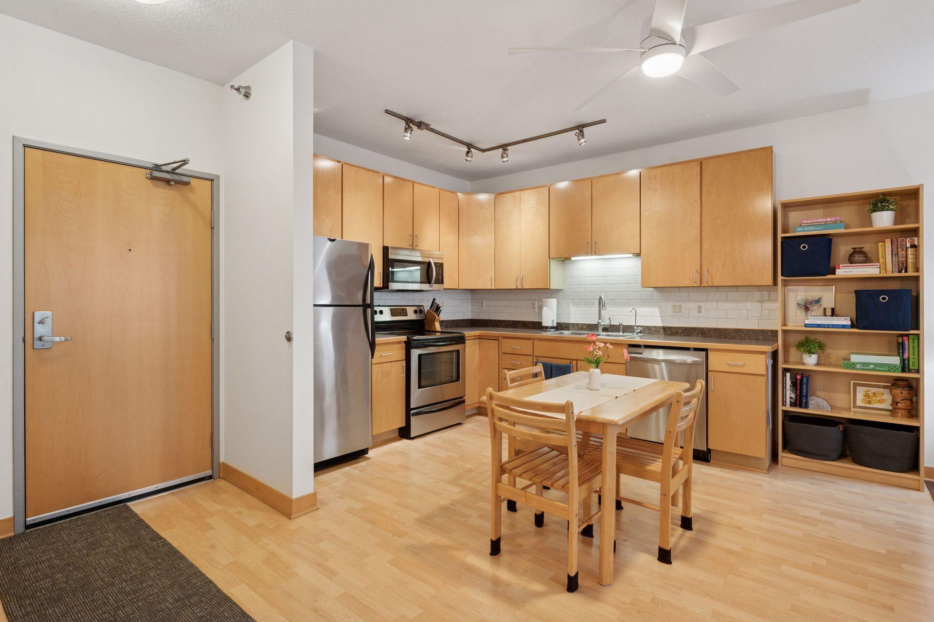 2600 University Avenue Se 105 Property Photo 6