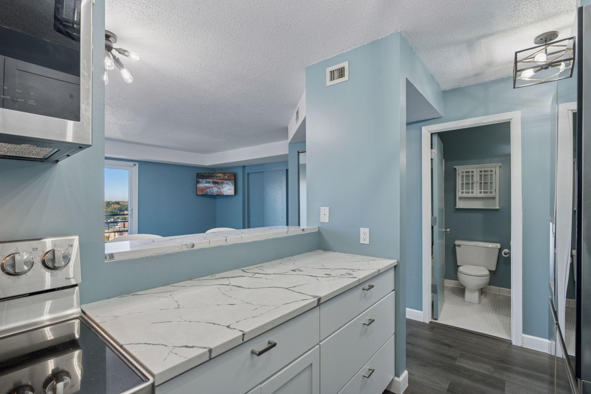 66 9th Street E 2501 Property Photo 10