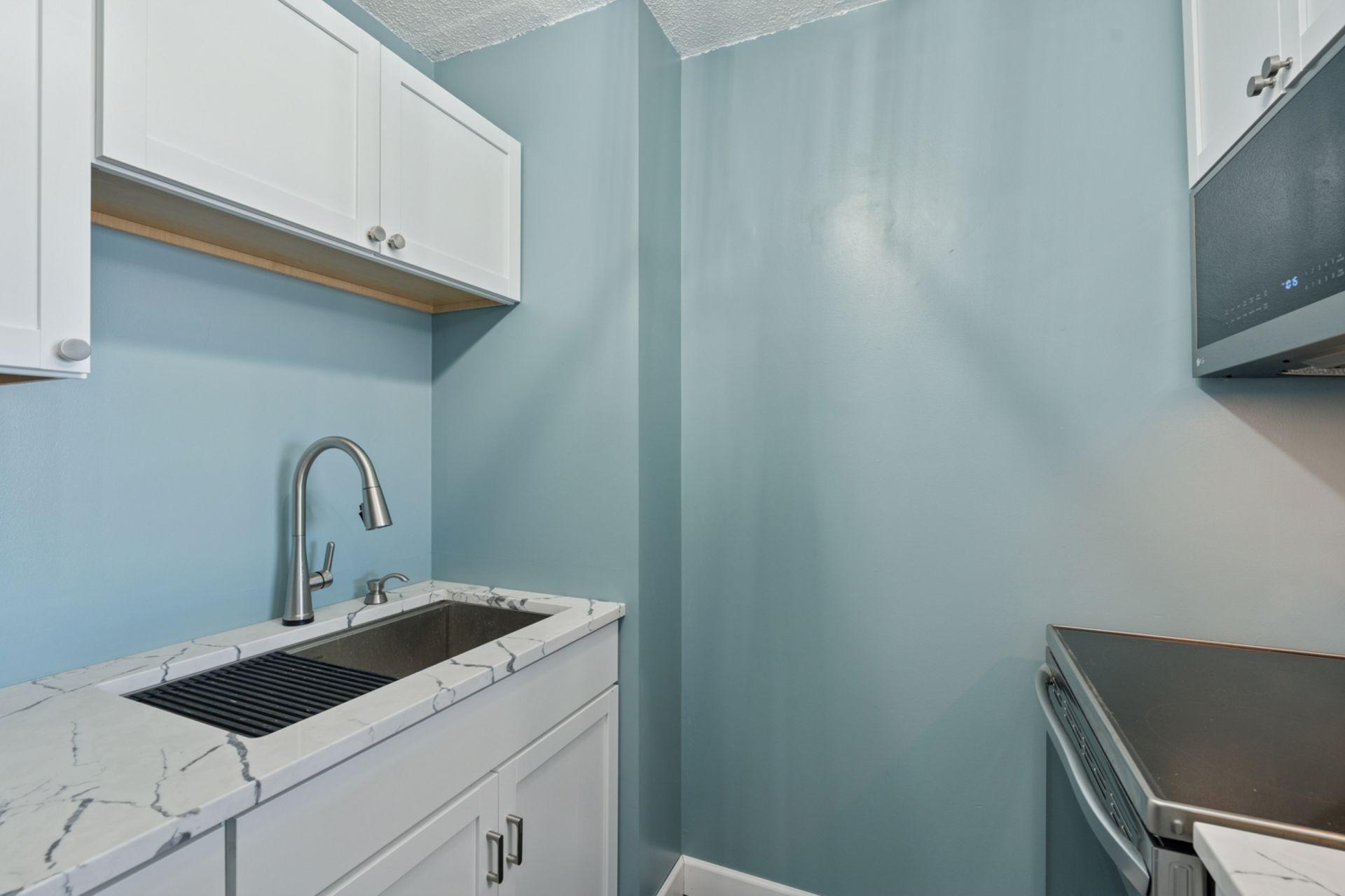 66 9th Street E 2501 Property Photo 12