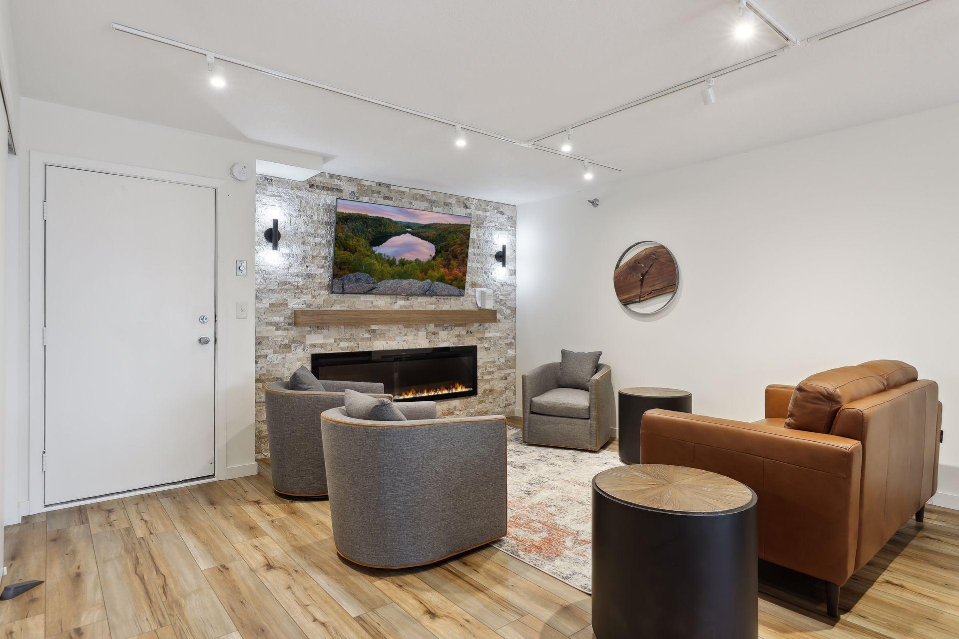 66 9th Street E 2501 Property Photo 17