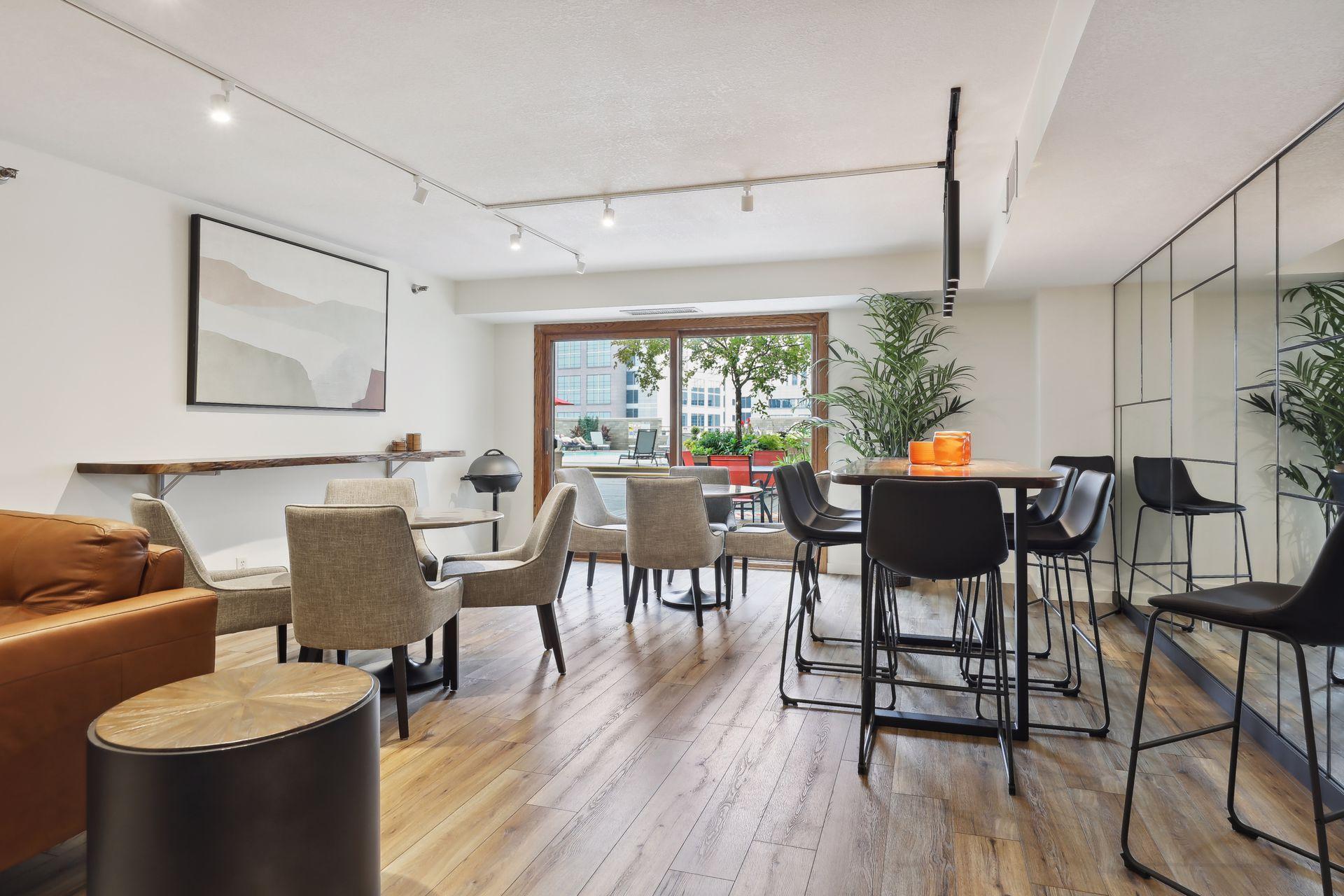 66 9th Street E 2501 Property Photo 18