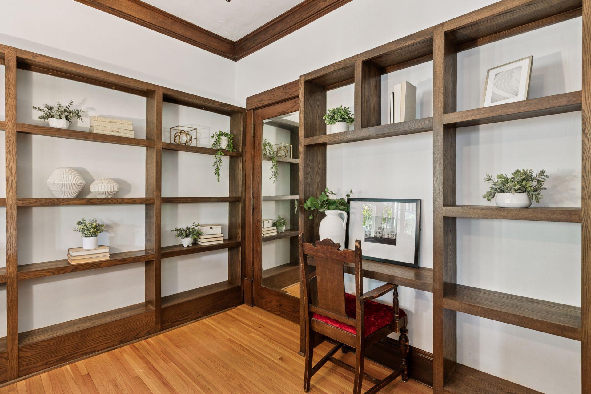 2833 Irving Avenue Property Photo 24