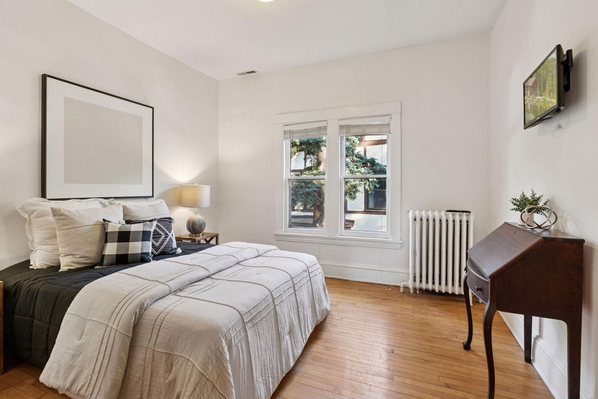 2833 Irving Avenue Property Photo 31