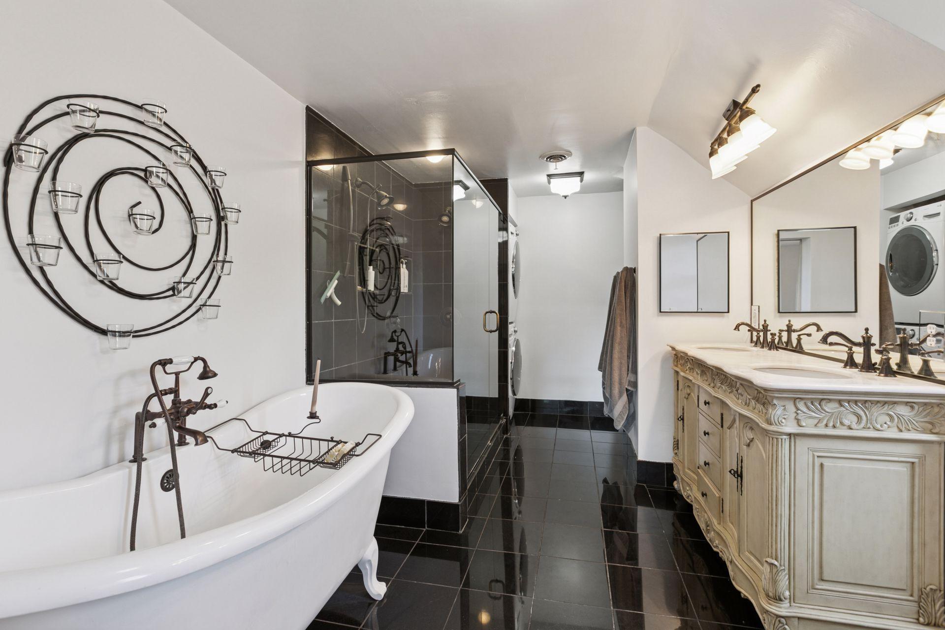 2833 Irving Avenue Property Photo 34