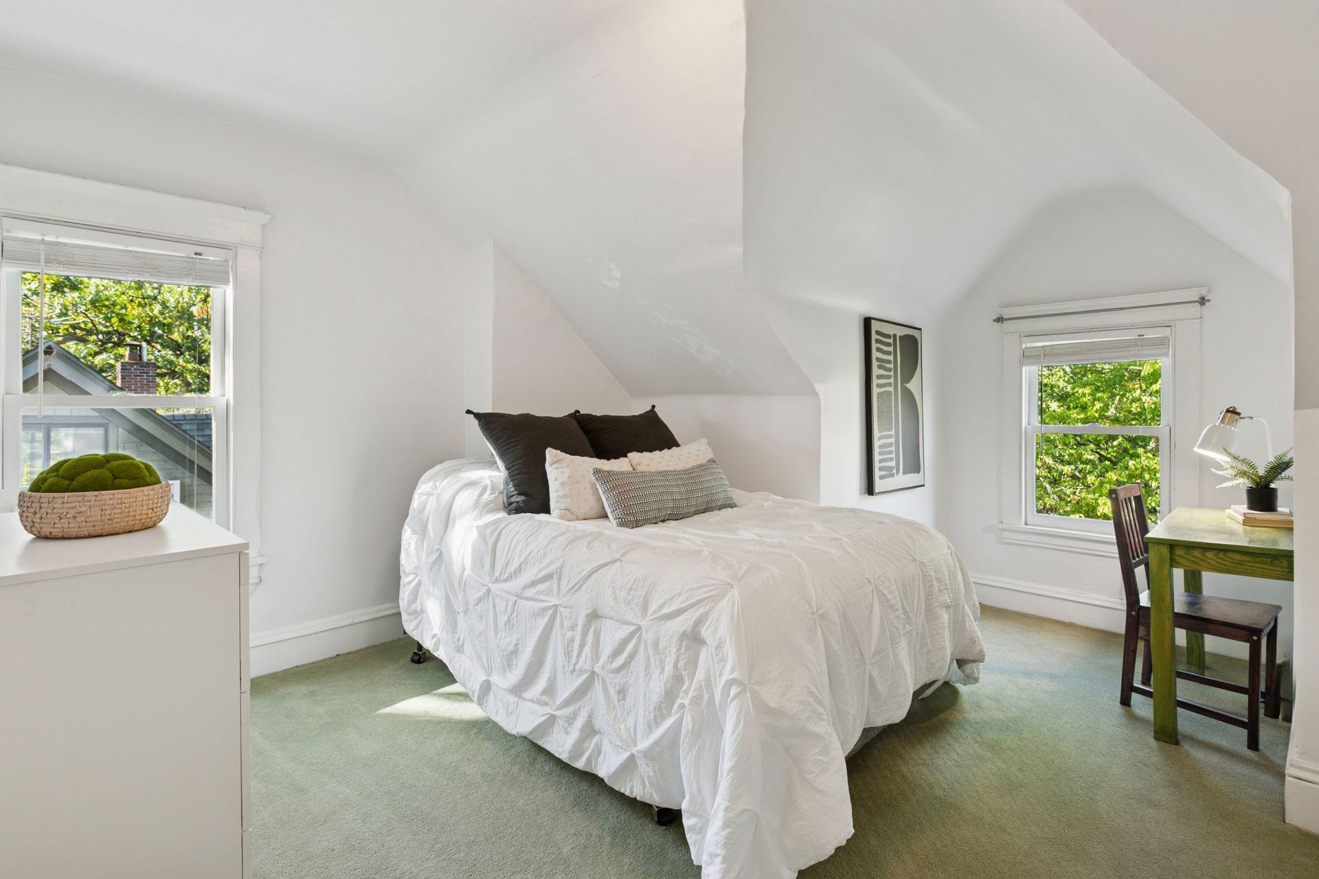 2833 Irving Avenue Property Photo 35