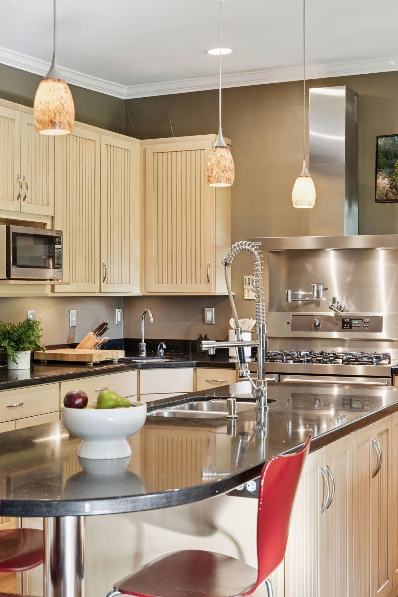 2833 Irving Avenue Property Photo 42