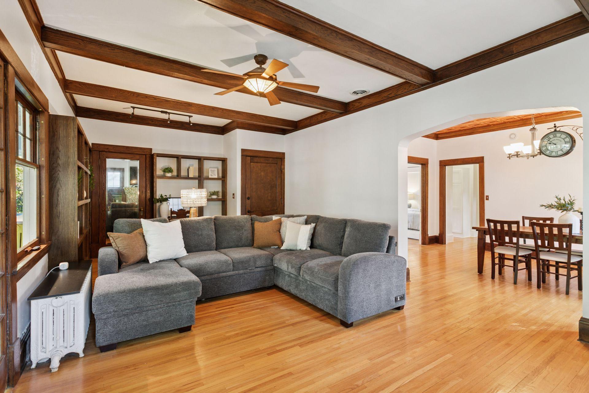 2833 Irving Avenue Property Photo 46