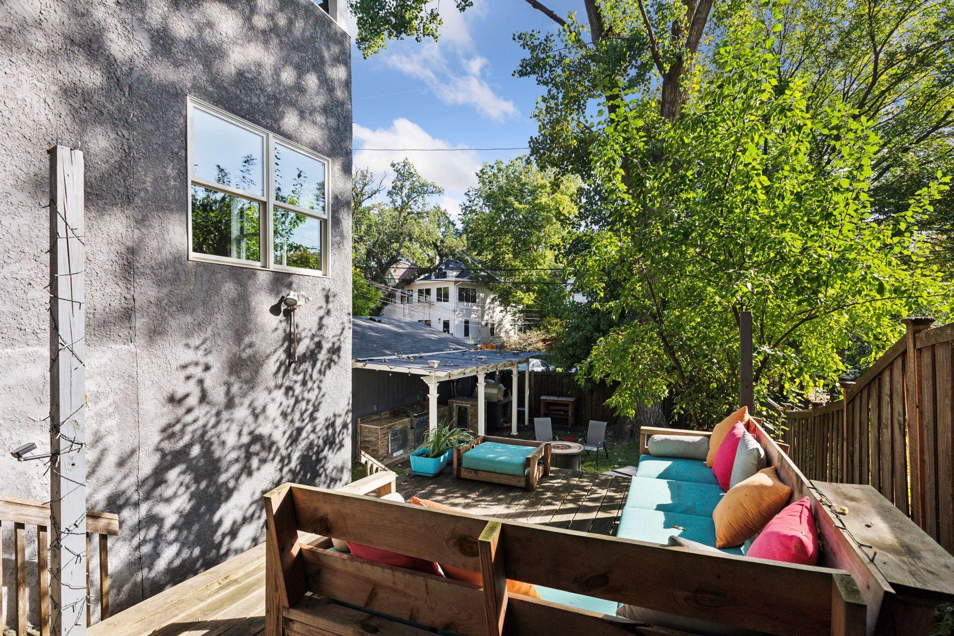 2833 Irving Avenue Property Photo 49