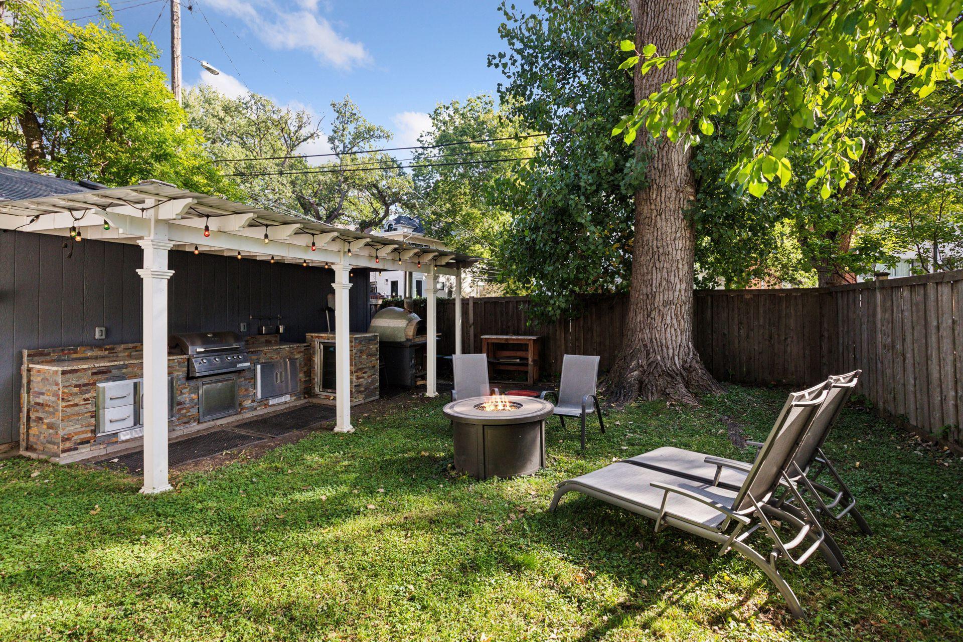 2833 Irving Avenue Property Photo 56