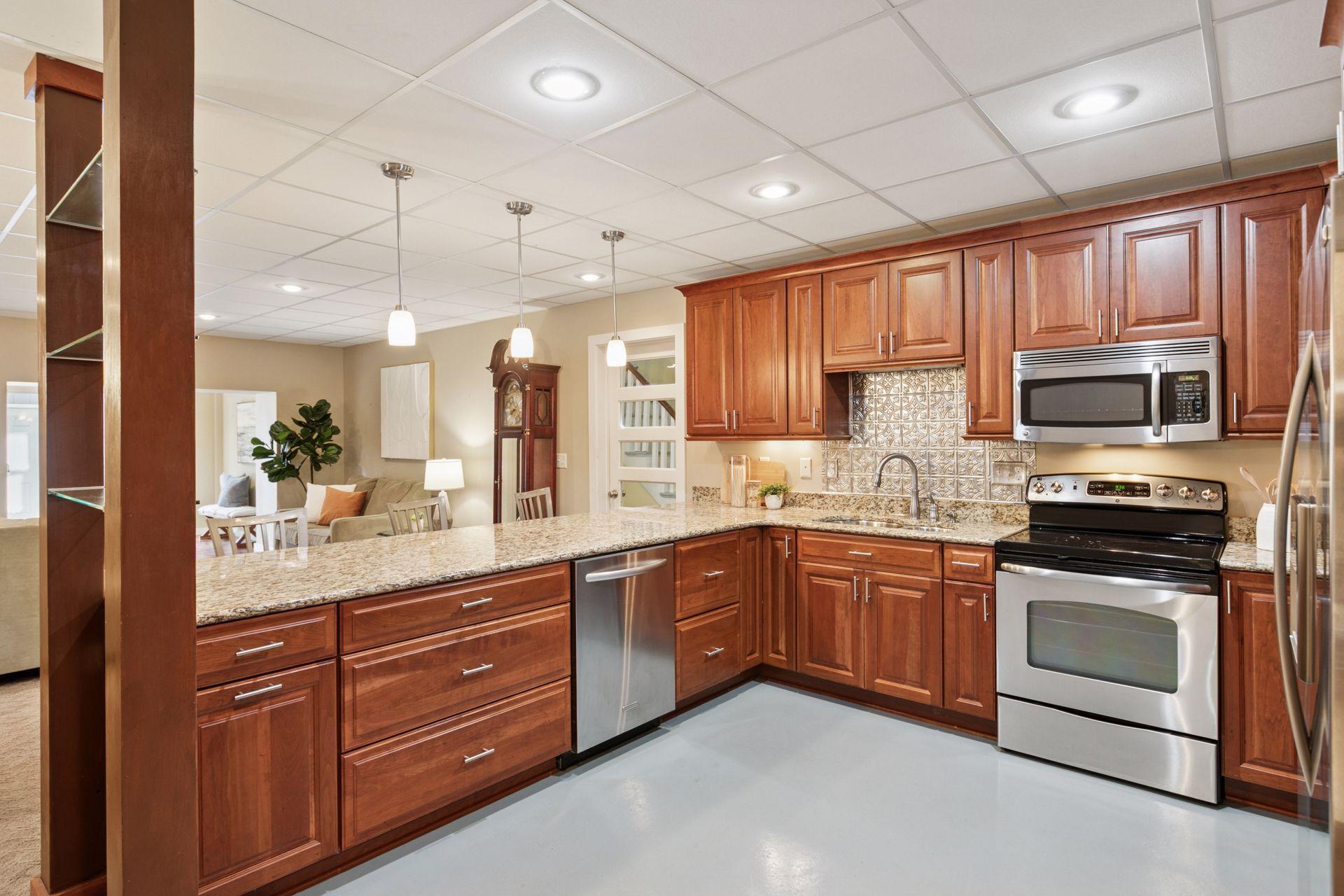 2833 Irving Avenue Property Photo 57