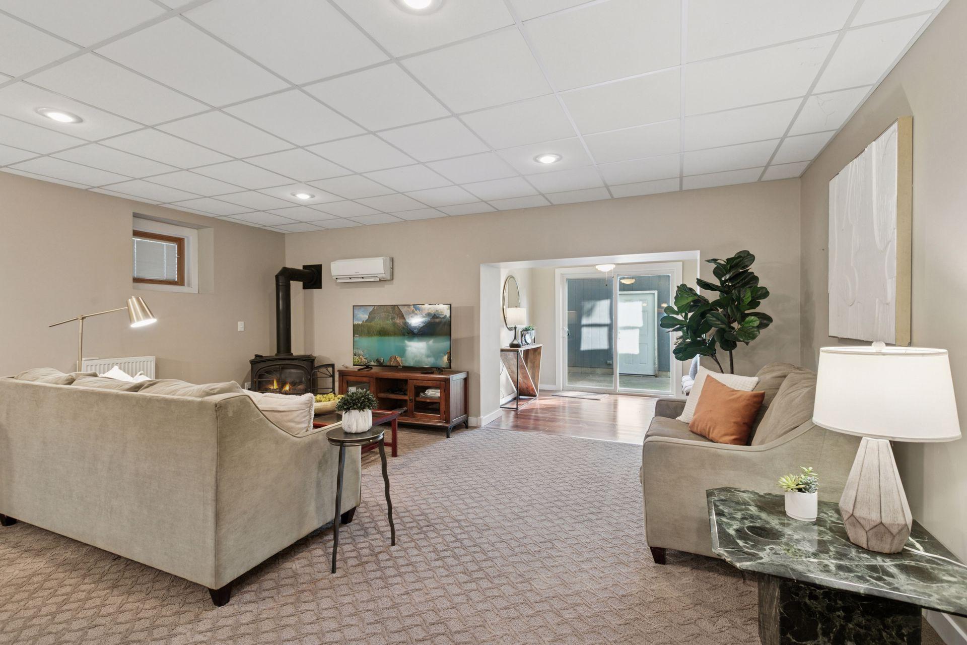 2833 Irving Avenue Property Photo 58