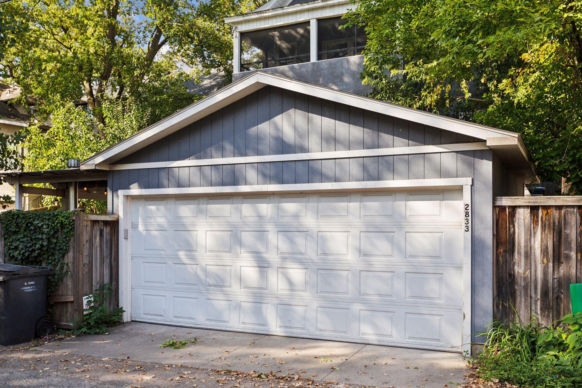 2833 Irving Avenue Property Photo 62