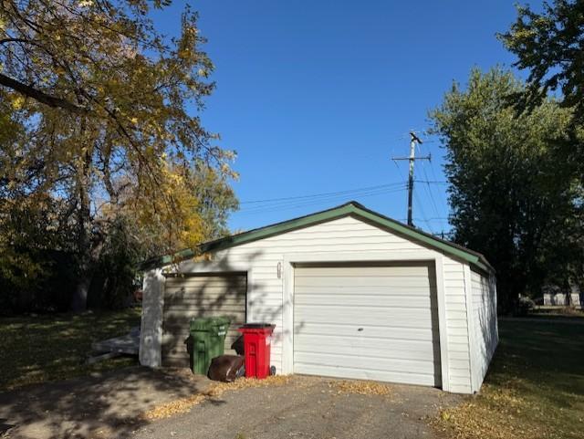 306 E Front Street E Property Photo 4