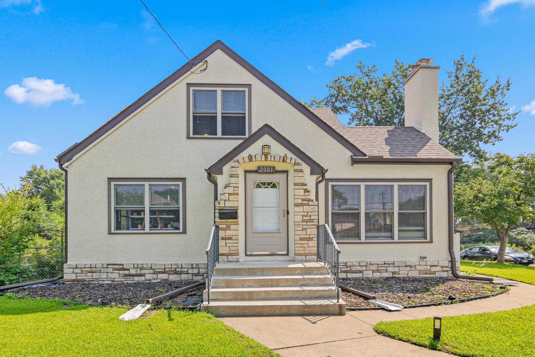 2001 Washington Street Property Photo 1