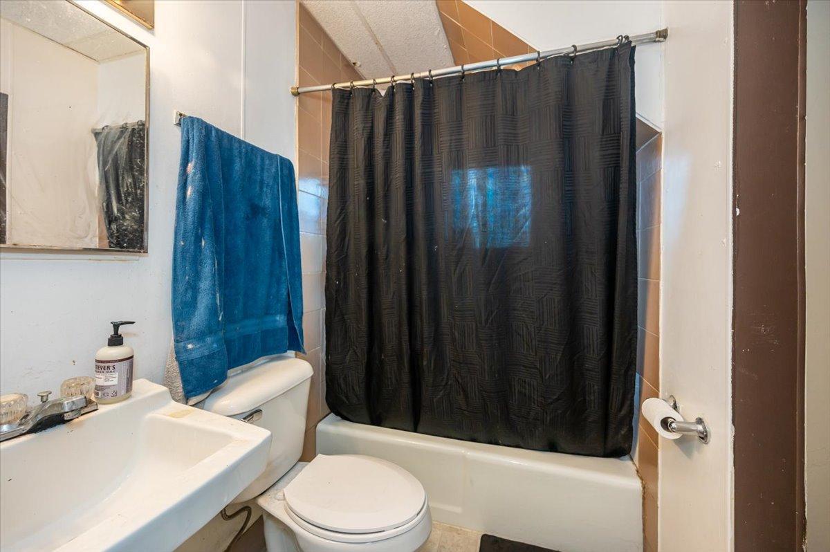 1028 Banks Avenue Property Photo 7